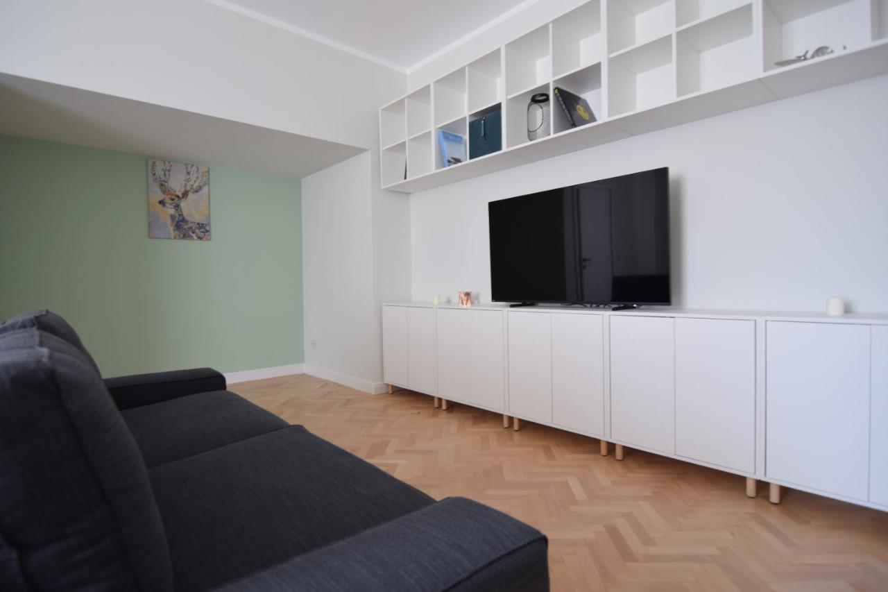 Beautiful Apartment In Old City บูคาเรสต์ ภายนอก รูปภาพ