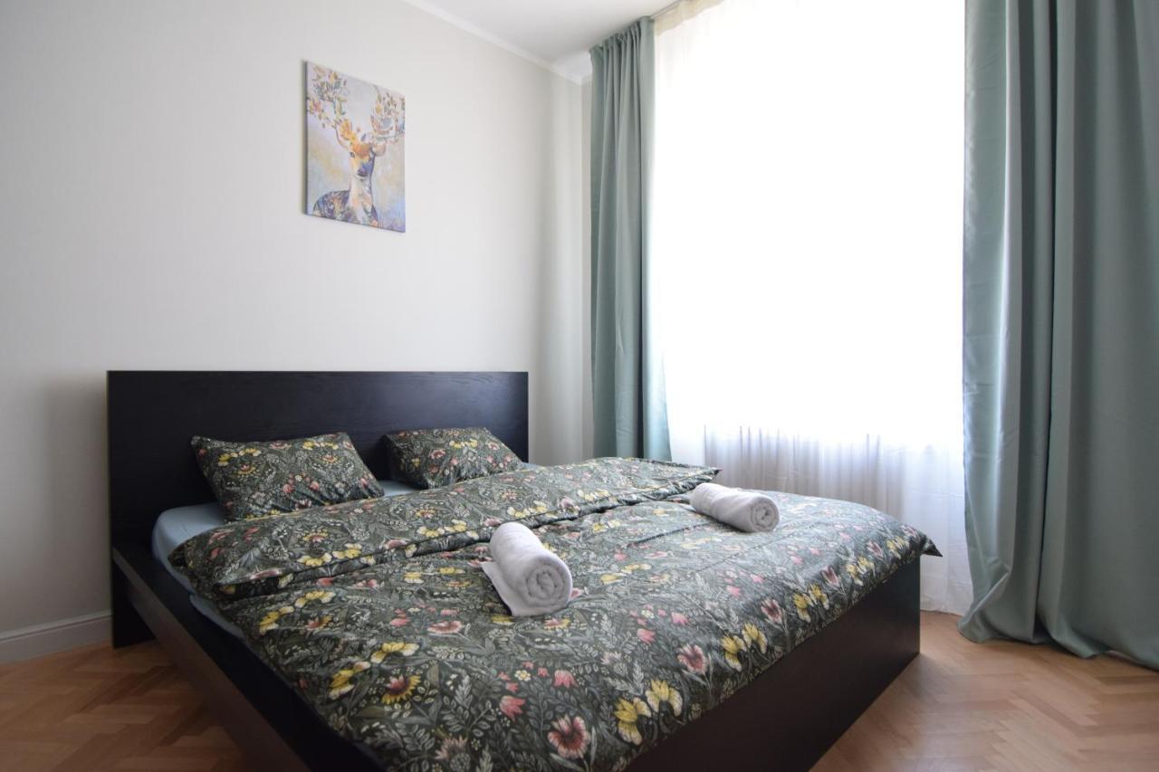 Beautiful Apartment In Old City บูคาเรสต์ ภายนอก รูปภาพ