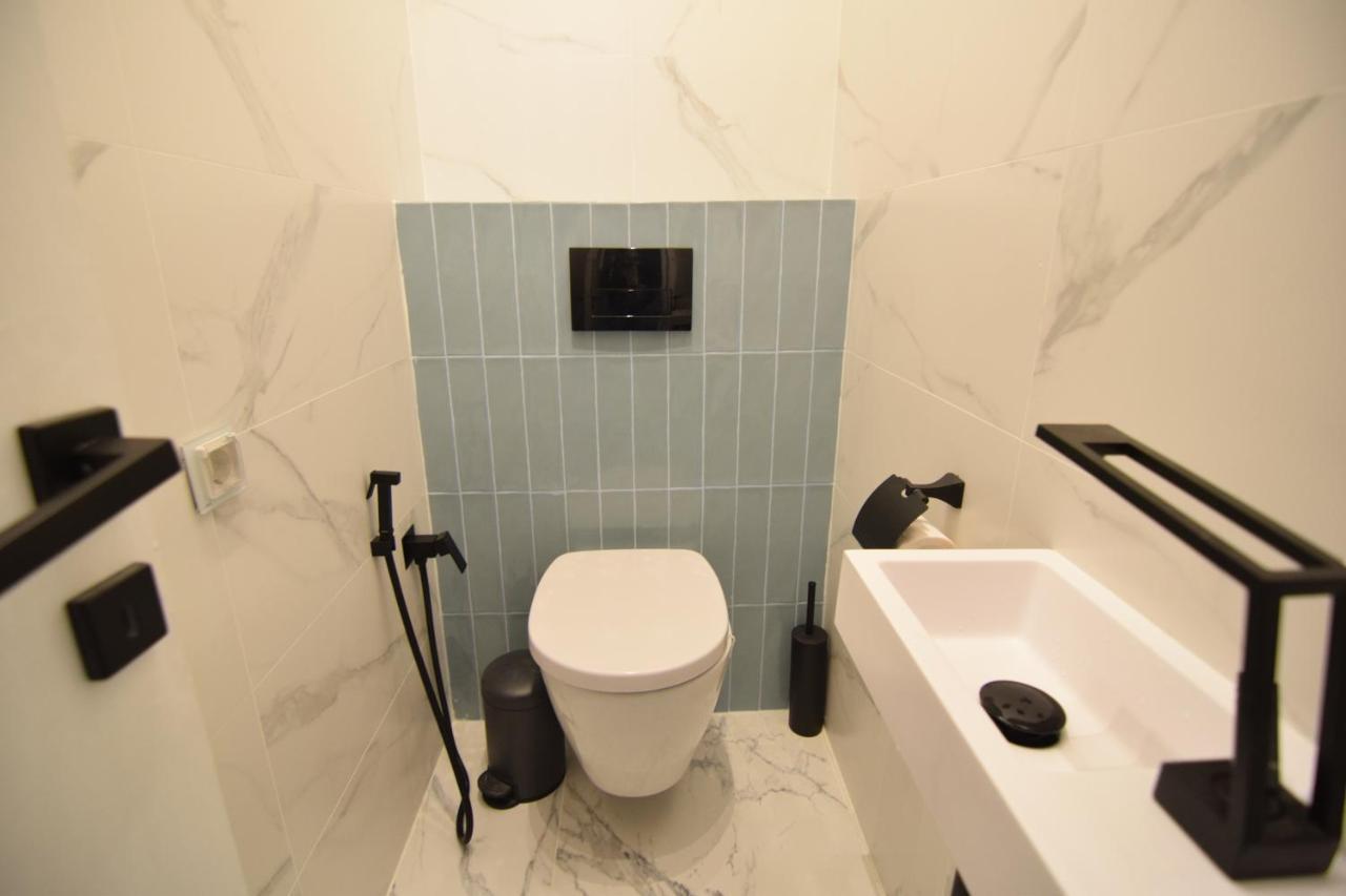 Beautiful Apartment In Old City บูคาเรสต์ ภายนอก รูปภาพ