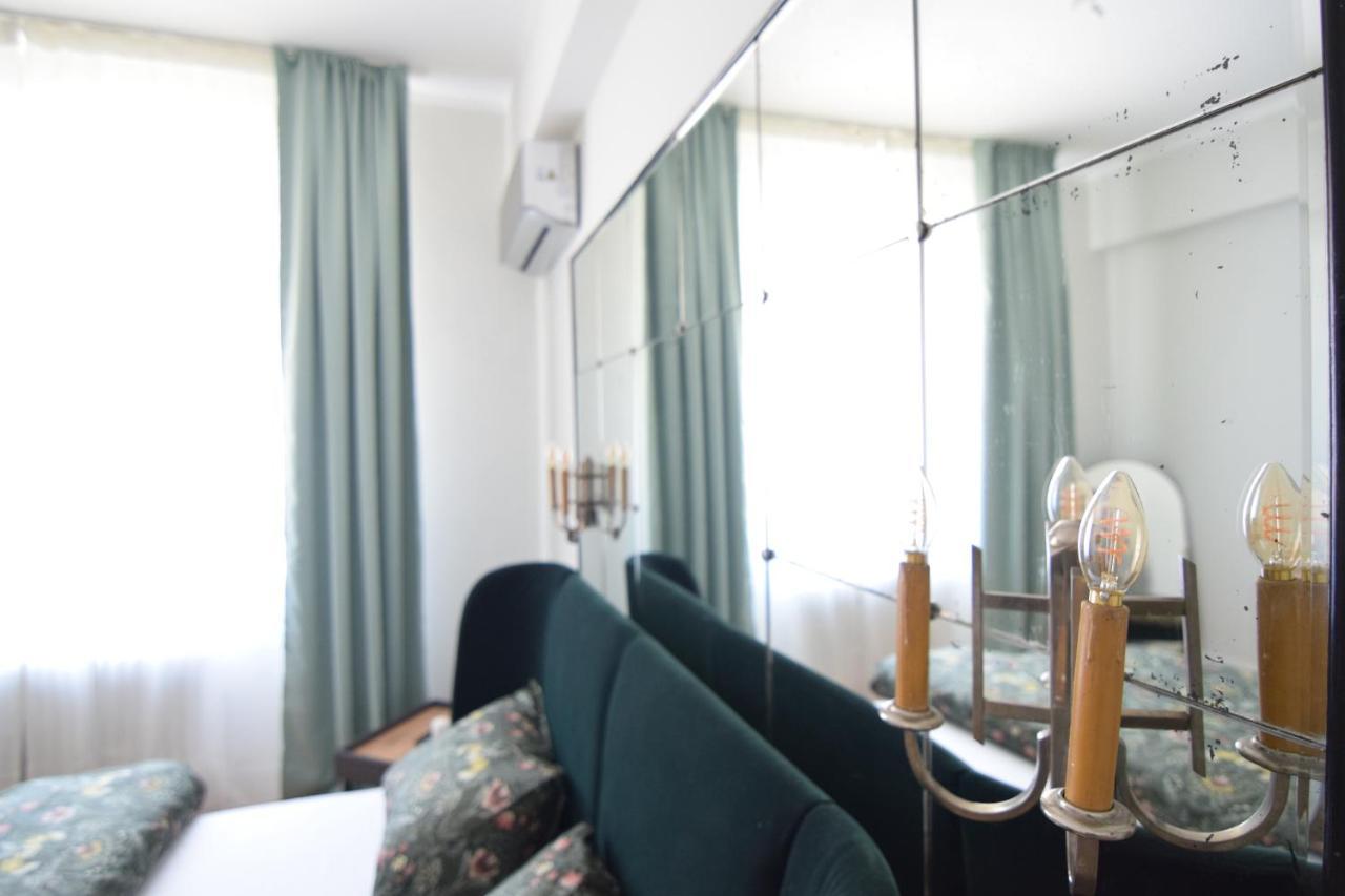 Beautiful Apartment In Old City บูคาเรสต์ ภายนอก รูปภาพ