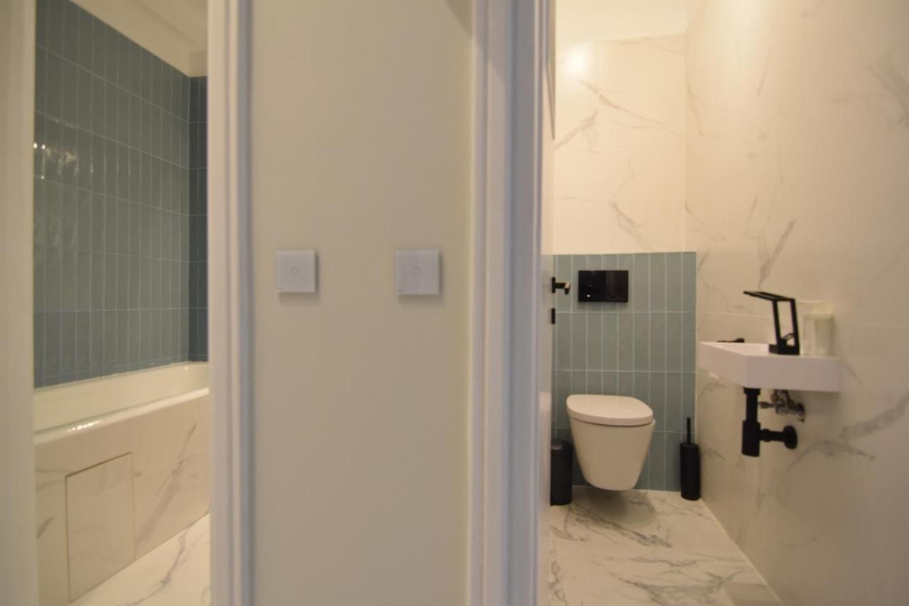 Beautiful Apartment In Old City บูคาเรสต์ ภายนอก รูปภาพ