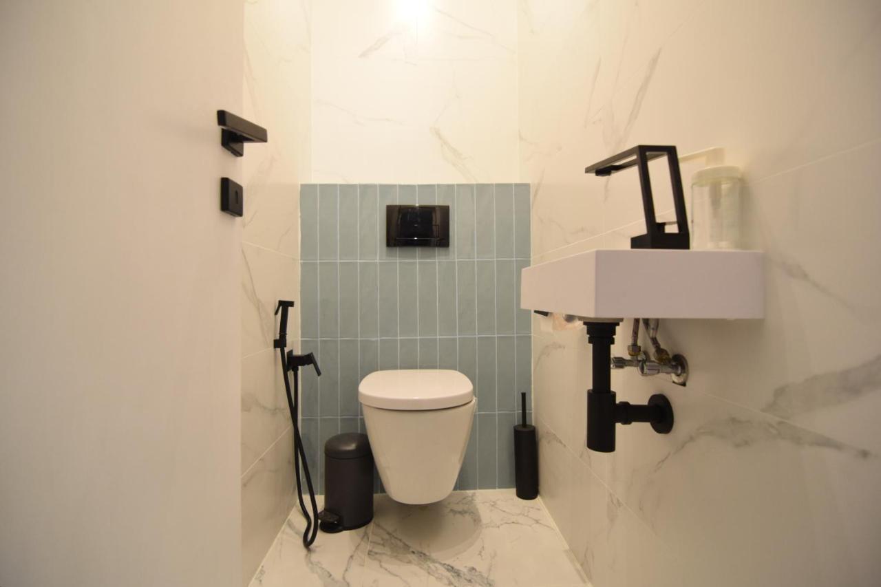Beautiful Apartment In Old City บูคาเรสต์ ภายนอก รูปภาพ