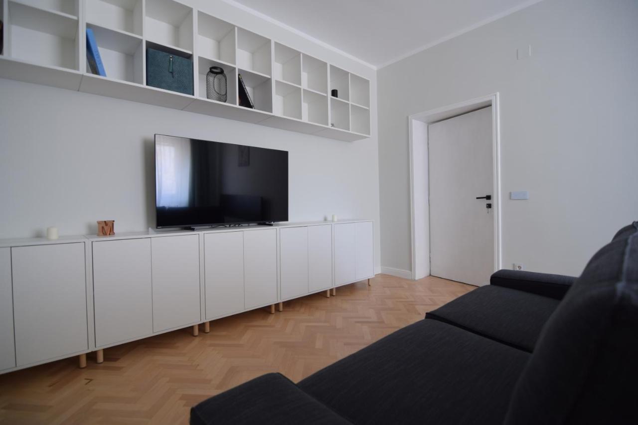 Beautiful Apartment In Old City บูคาเรสต์ ภายนอก รูปภาพ