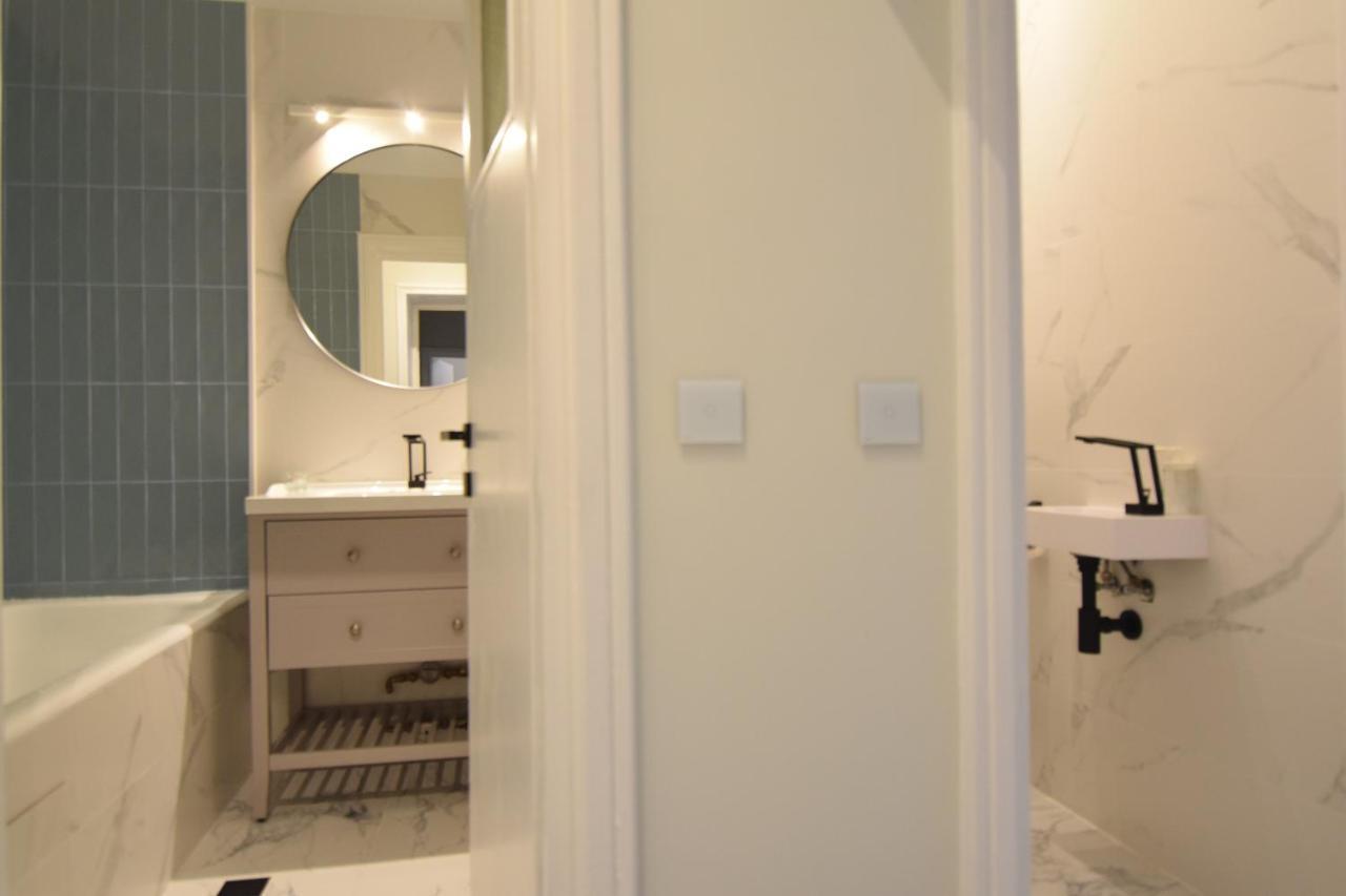 Beautiful Apartment In Old City บูคาเรสต์ ภายนอก รูปภาพ