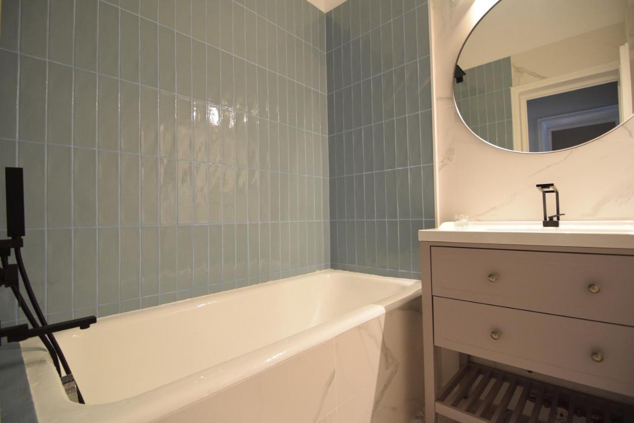 Beautiful Apartment In Old City บูคาเรสต์ ภายนอก รูปภาพ