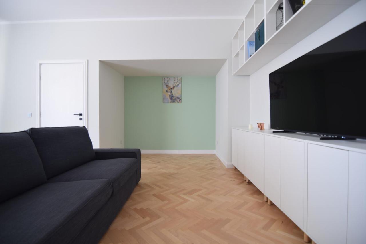 Beautiful Apartment In Old City บูคาเรสต์ ภายนอก รูปภาพ