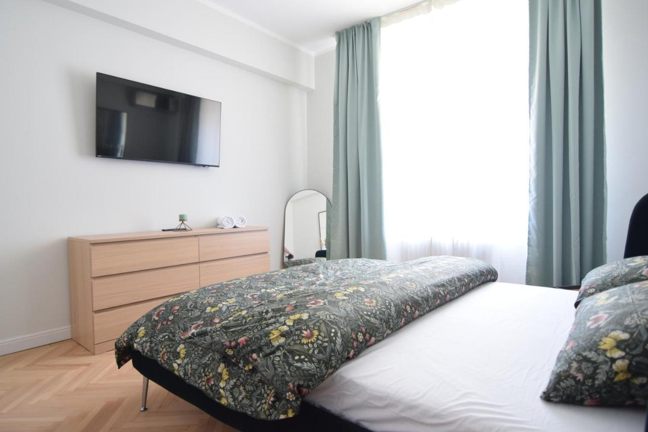 Beautiful Apartment In Old City บูคาเรสต์ ภายนอก รูปภาพ